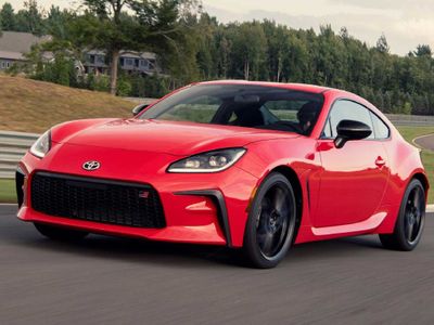 Toyota GR86 2022 Dibanderol Mulai dari Rp393 Jutaan dengan Transmisi Manual!