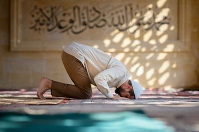Amalan Sunnah di Hari Jumat yang Sayang untuk Dilewatkan Umat Muslim