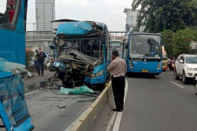 2 Orang Tewas, Polisi Usut Sebab Tabrakan Bus Transjakarta di Cawang dengan Alat 3D Laser