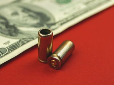 Dua Oknum Polisi Ditangkap karena Jual Amunisi Senpi ke KKB