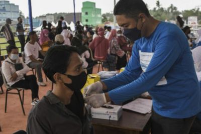 Demi Ikut Vaksinasi, Warga Desa Banjar Lancat Rela Bayar Ongkos Ratusan Ribu