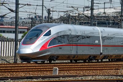 5 Fakta Menarik CR400AF, Kereta Cepat Generasi Terbaru untuk Kereta Cepat Jakarta-Bandung