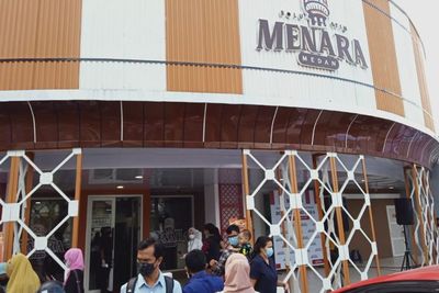 Yuk! Merasakan Kelezatan Bolu Stim Menara Bertekstur Lembut, Oleh-oleh Khas Kota Medan