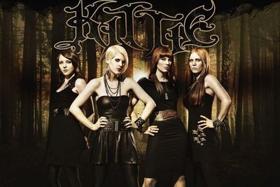 Deretan Musisi Metal Wanita yang Suka Berdandan Ala Gothic, Seram Namun Elegan