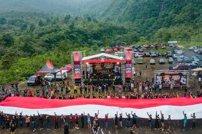 Pembentangan Bendera Merah Putih Raksasa, Ini Foto-fotonya