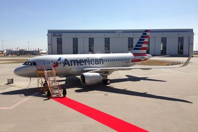 Pihak American Airlines Batalkan Ribuan Penerbangan, Ternyata Ini Masalahnya!