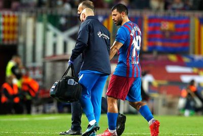 Aguero Tumbang Saat Bertanding, Sterling: Tetap Kuat Saudaraku