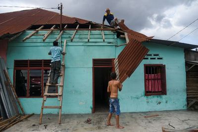 Dampak Angin Puting Beliung di Medan, Berikut Foto-fotonya