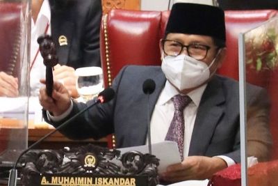 Gelar Rapat Paripurna, DPR Lantik 5 Anggota PAW