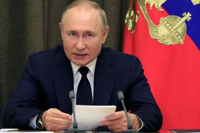 Vladimir Putin Sebut Persaingan Tidak Sehat Terkait Vaksin Yang Beredar