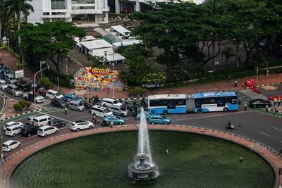 Viral Wanita Berendam di Kolam Bundaran Patung Kuda Jakpus, Diduga ODGJ