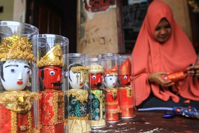 Mengubah Botol Bekas Jadi Boneka, Berikut Foto-fotonya