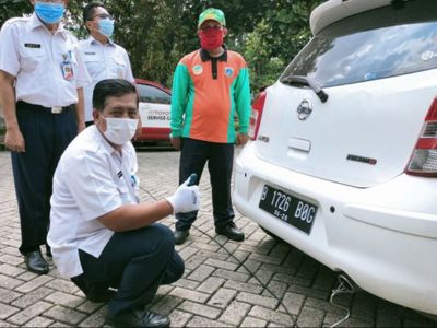 Cukup 3 Menit Uji Emisi, Sudin LH Jakarta Barat Loloskan Ratusan Mobil
