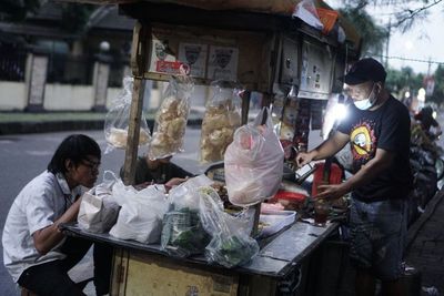 Angkringan Solo Ditetapkan Sebagai Warisan Budaya Tak Benda, Ini Foto-fotonya