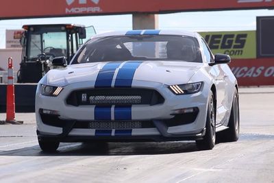 Mobil Ford Mustang Shelby GT350 Ini Memiliki Tenaga Mencapai 1,143 HP!