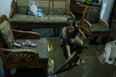 Dampak Banjir Luapan Sungai Cibeureum di Bandung, Ini Foto-fotonya