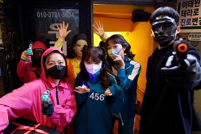 Setelah Hapus Pembatasan, Korea Selatan Meluncurkan Aturan Hidup Damai dengan COVID-19