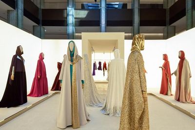 Ditujukan untuk Wanita Muslim, Valentino Luncurkan Koleksi Haute Couture Abaya