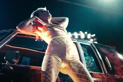 Titane, Film Nyeleneh Yang Tampilkan Wanita Hamil Karena Mobil, Tayang di Indonesia