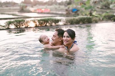 Vanessa Angel Meninggal Akibat Kecelakaan, Anak Masih Dirawat Intensif di Rumah Sakit