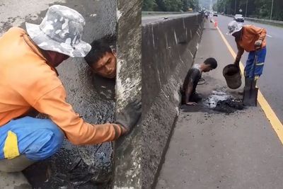 Potret Pria Pembersih Gorong-gorong, Rela Masukkan Badan Demi Pastikan Aliran Air Lancar