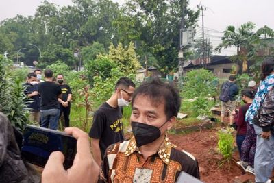 Di Pemakaman Vanessa Angle, Roy Suryo Bilang: Berbahaya Suka Selfie Sambil Berkendara