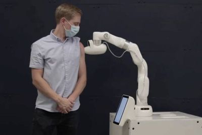 Mengenal Cobi, Robot Cerdas yang Bisa Suntikkan Vaksin Tanpa Jarum