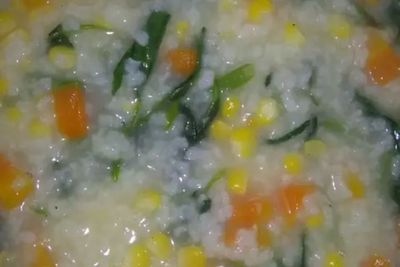 Sarapan Hari Ini Makan Bubur Sayuran Yuk