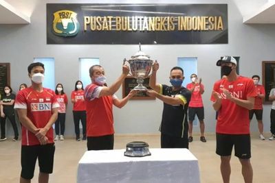 Trofi Piala Thomas Tiba di Tanah Air, Disambut Jajaran Pelatnas PBSI Cipayung