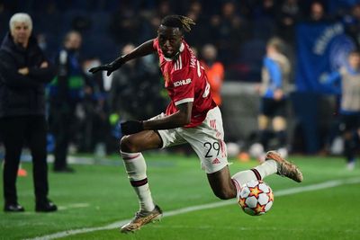 Scholes Kecam Aaron Wan-Bissaka: Gak Berguna Banget!