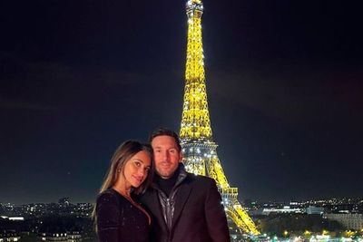 Kencan Malam Romantis Ala Messi dan Istri, Menara Eiffel Jadi Saksi