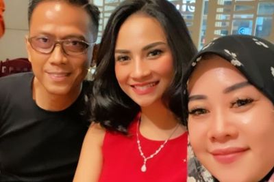 Seakan Firasat, Vanessa Angel Belikan Orang Tuanya Baju Warna Hitam Sebelum Meninggal