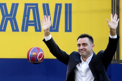 Resmi Latih Barcelona, Xavi Bongkar Pesan Khusus yang Diberikan Lionel Messi