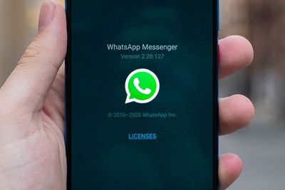Pria Ini Kehilangan Uang Hampir Rp100 Juta Gara-gara Pesan di WhatsApp