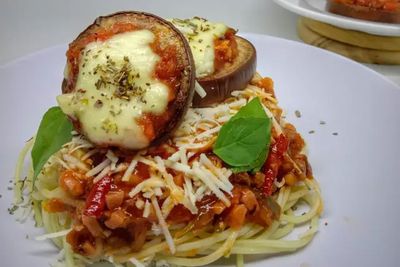 Begini Cara Membuat Spaghetti Saus Terong