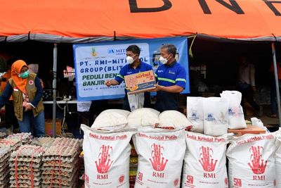 Bantuan Sembako Korban Banjir Bandang di Kota Batu, Ini Foto-fotonya