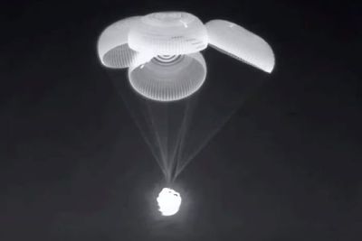 SpaceX Sukses Bawa Pulang 4 Astronaut Crew-2 dari ISS Kembali ke Bumi!