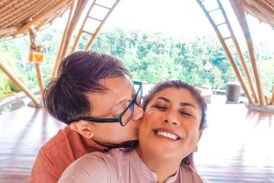 Potret Mesra Regina Ivanova dan Suami yang Sebentar Lagi akan Jadi Orangtua