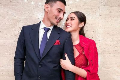 Jessica Iskandar Tampil Menawan Peringati Hari Raya Galungan, Didampingi Vincent Verhaag