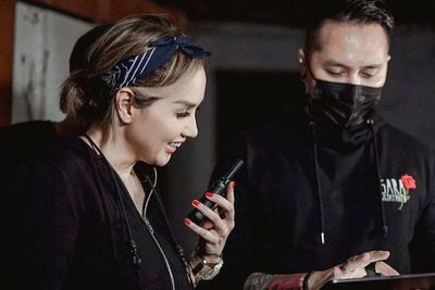 Demian Buka Suara Terkait Istrinya Diminta Bertemu Vanessa: Kami Masih Punya Akal Sehat
