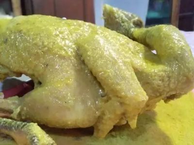Enaknya Ayam Ingkung Jawa Yang Bisa Kita Bikin di Rumah
