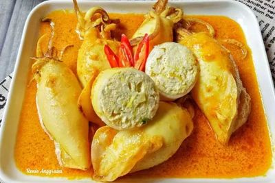 Coba Buat Sendiri Yuk Gulai Cumi Isi Tahu