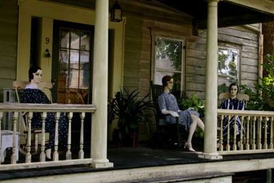 Misteri John Lawson House, Dijaga oleh Patung-patung Angker yang Berganti Baju Setiap Hari