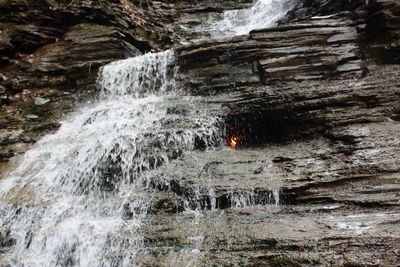 Mengulik Misteri Air Terjun Api Abadi di New York, Fenomena yang Tak Dapat Dijelaskan