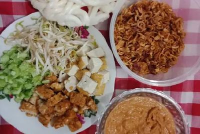 Resep Mudah Membuat Nasi Lengko Khas Cirebon