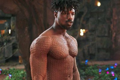 Michael B. Jordan Pamerkan Otot Bisepnya yang Gagah saat Berlatih untuk Film Creed 3