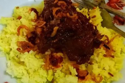 Tertarik Untuk Buat Nasi Kuning Banjar dan Haruan Habang? Begini Resepnya!