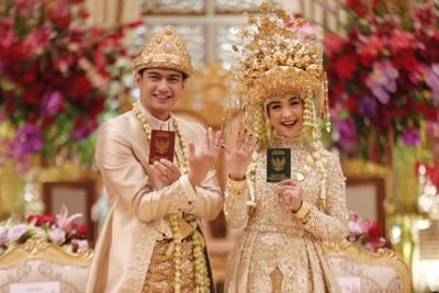 Ria Ricis dan Teuku Ryan Resmi Menikah, Momen Bahagia Terpancar dari Resepsi Pernikahan