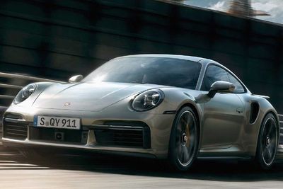 CEO Porsche Konfirmasi Hadirnya Versi Hybrid dari Porsche 911 di Masa Depan