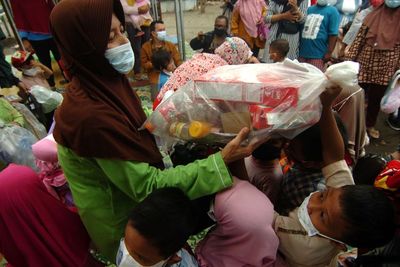 Membayar Iuran Sekolah dengan Sampah Plastik, Berikut Foto-fotonya